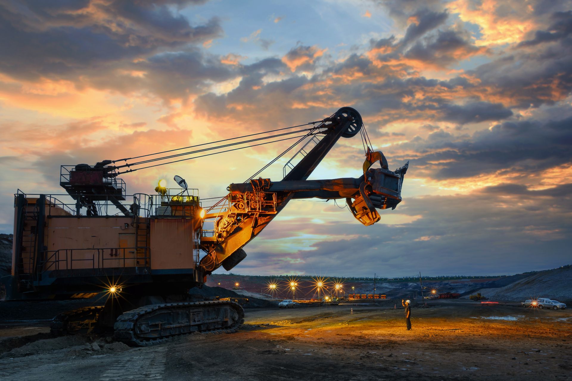 Equipment Auction Prices vs. Dealer Prices: The Spread